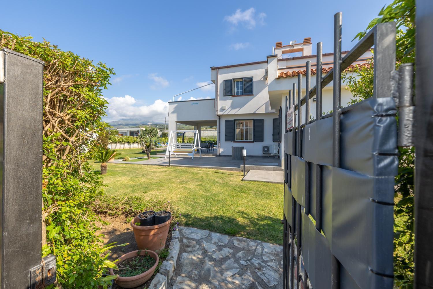 Sole Mare Deluxe Villa Campofelice Di Roccella Buitenkant foto