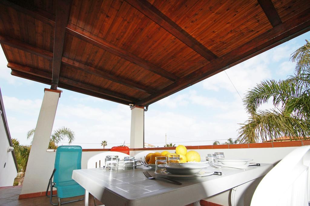 Sole Mare Deluxe Villa Campofelice Di Roccella Buitenkant foto